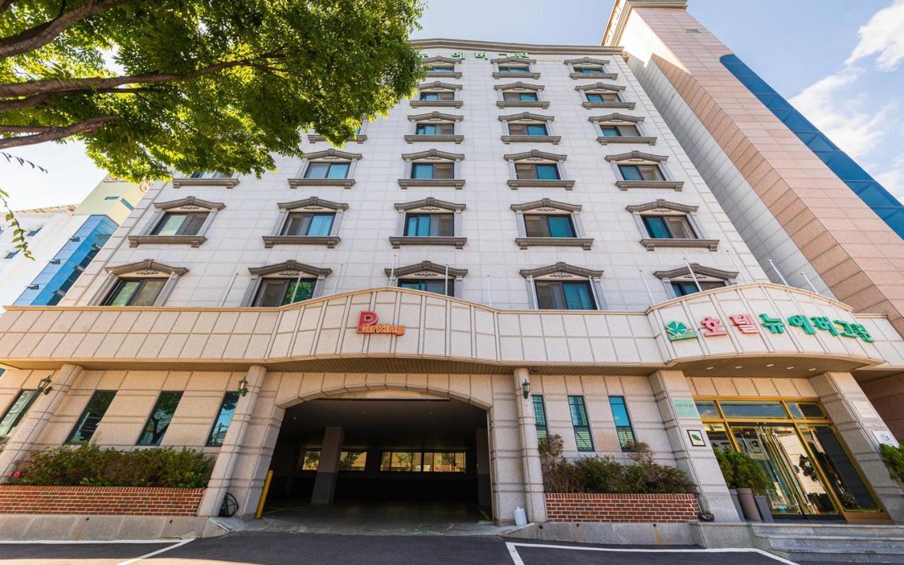 Hotel New Evergreen Мокпо Экстерьер фото