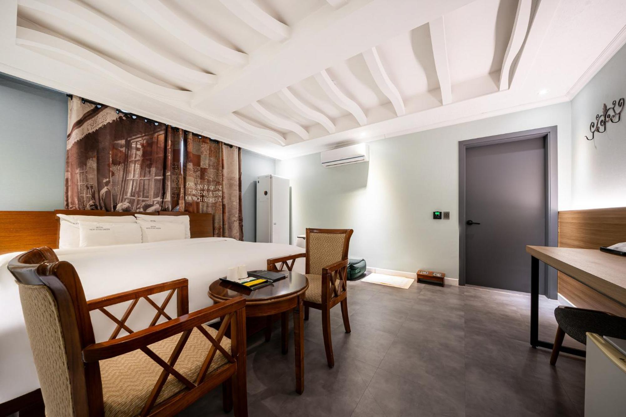 Hotel New Evergreen Мокпо Экстерьер фото