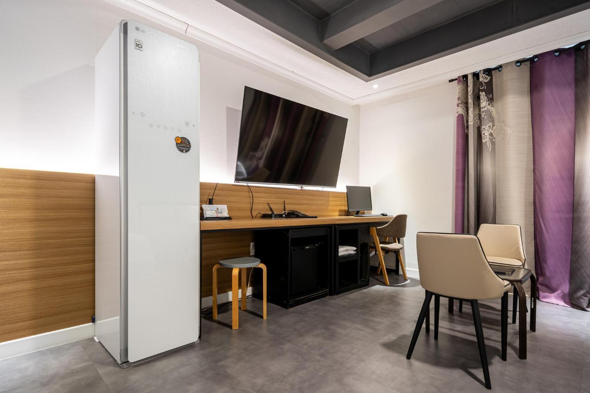 Hotel New Evergreen Мокпо Экстерьер фото