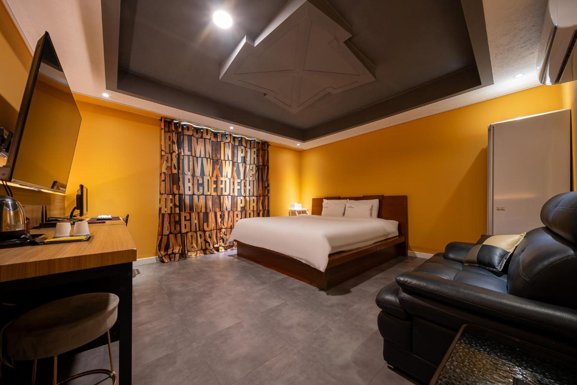 Hotel New Evergreen Мокпо Экстерьер фото