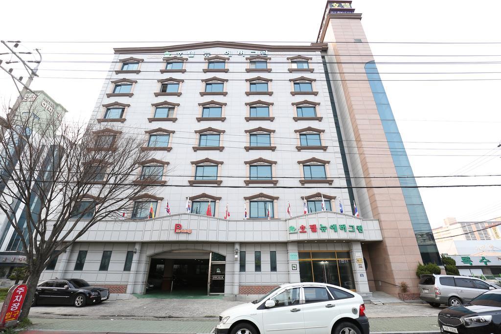 Hotel New Evergreen Мокпо Экстерьер фото