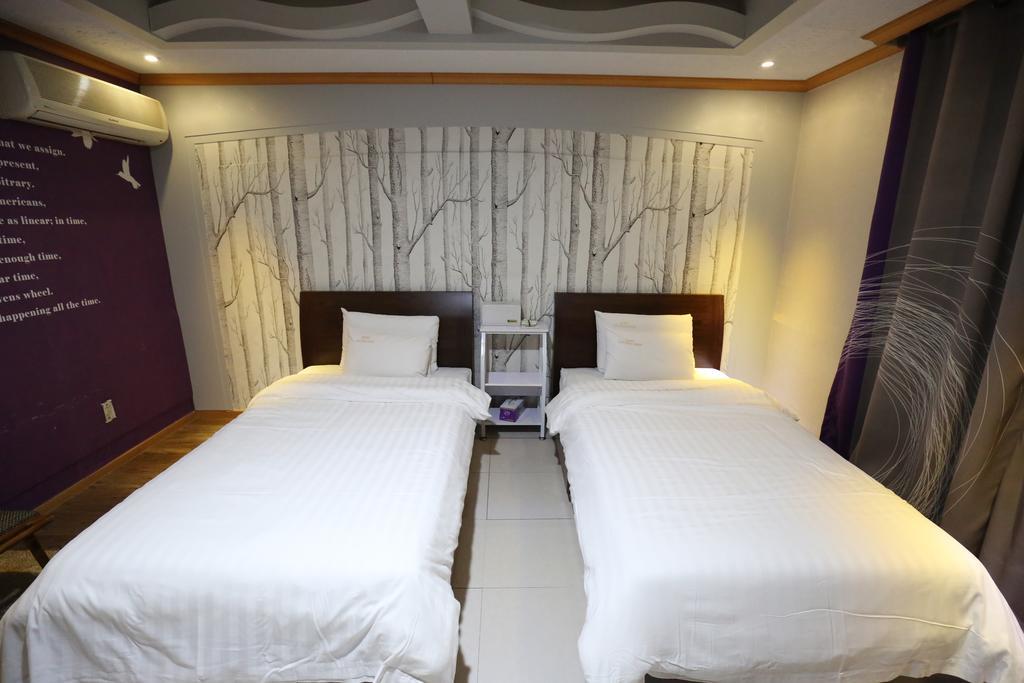 Hotel New Evergreen Мокпо Экстерьер фото