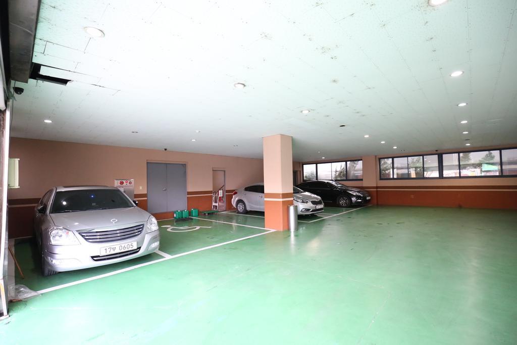Hotel New Evergreen Мокпо Экстерьер фото
