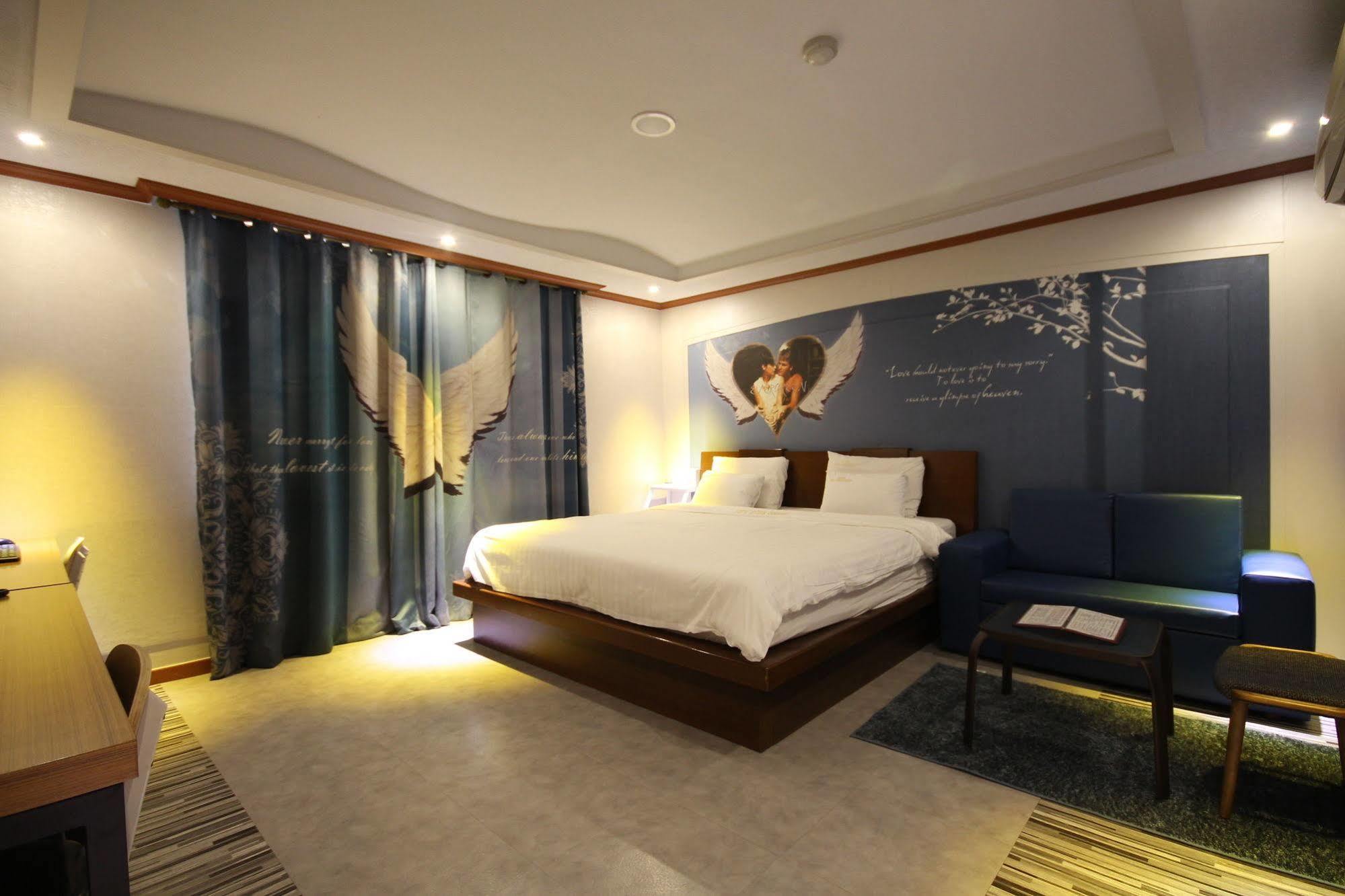 Hotel New Evergreen Мокпо Экстерьер фото