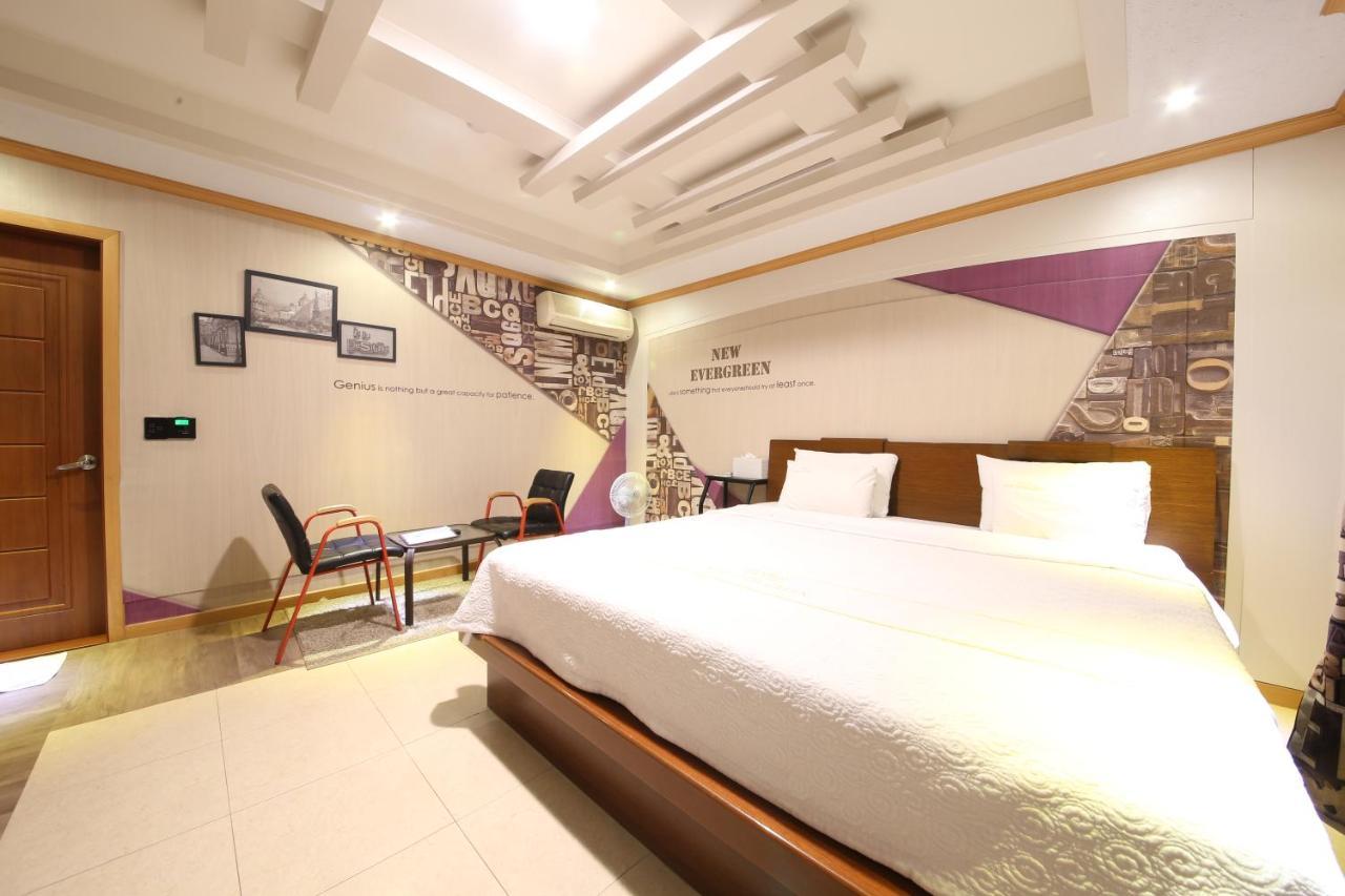 Hotel New Evergreen Мокпо Экстерьер фото