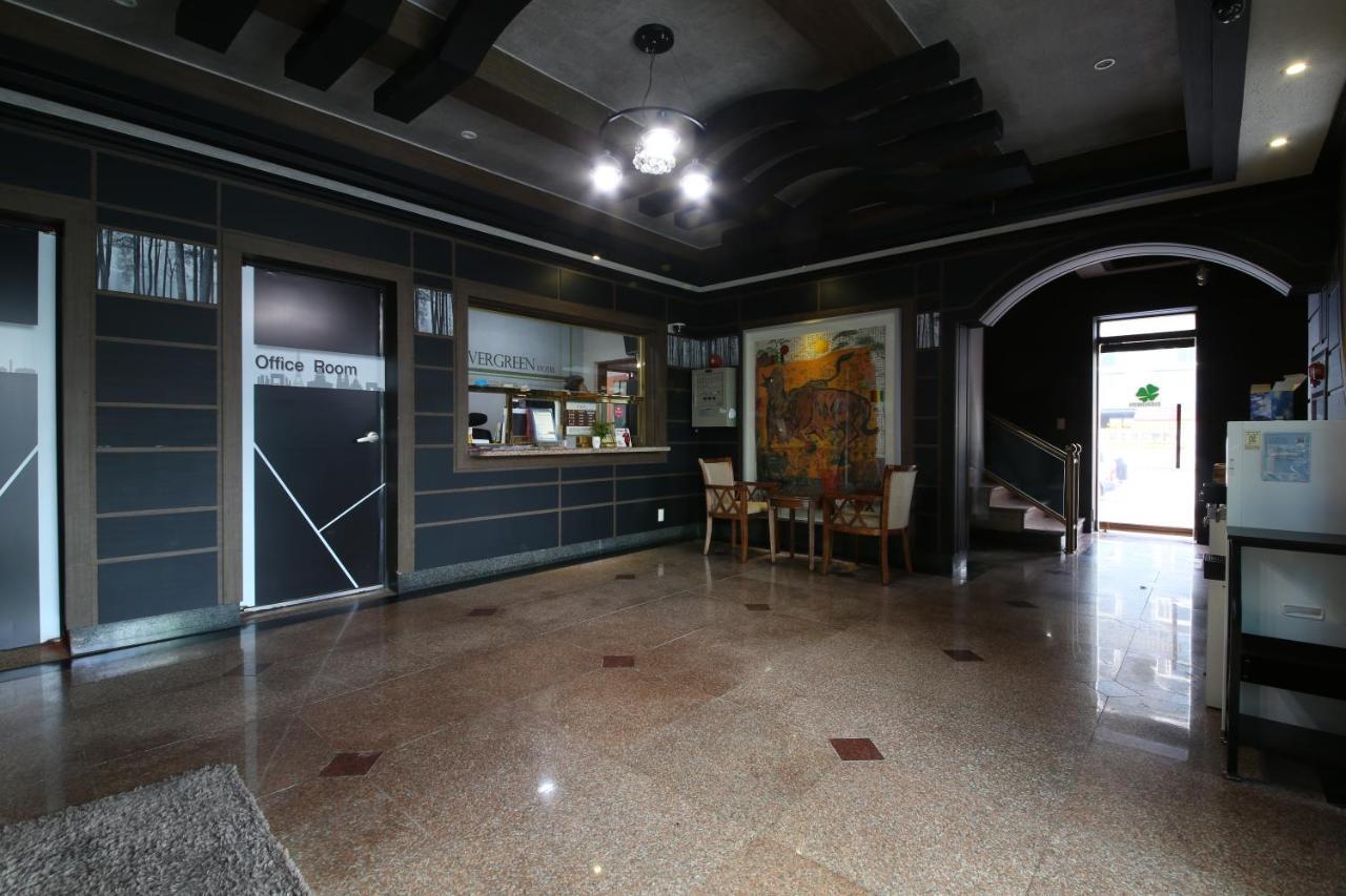 Hotel New Evergreen Мокпо Экстерьер фото